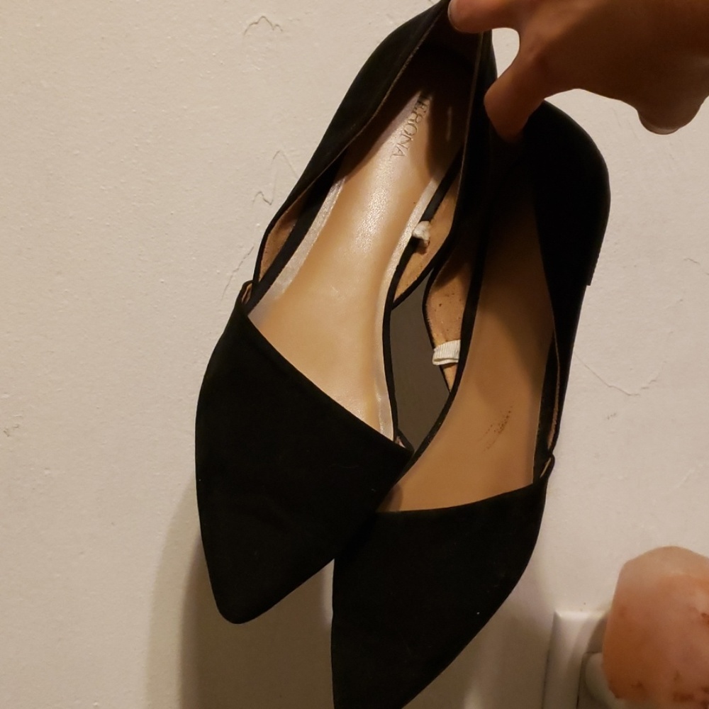 Black pointed flats